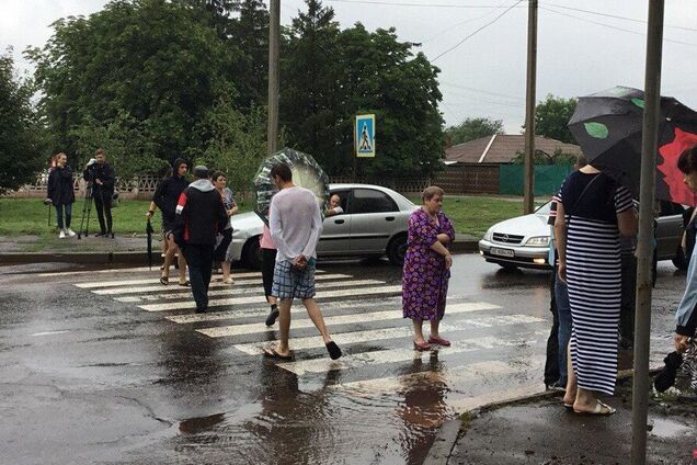 Світлу бути! На Дніпропетровщині перекрили дорогу з вимогою відновити електропостачання