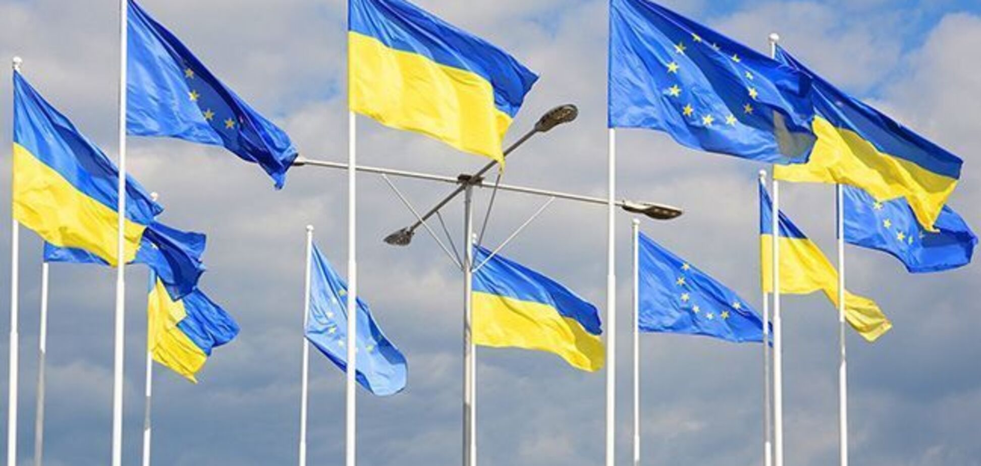 Саміт Україна - ЄС: важливо зберегти спадкоємність та послідовність на європейському напрямку
