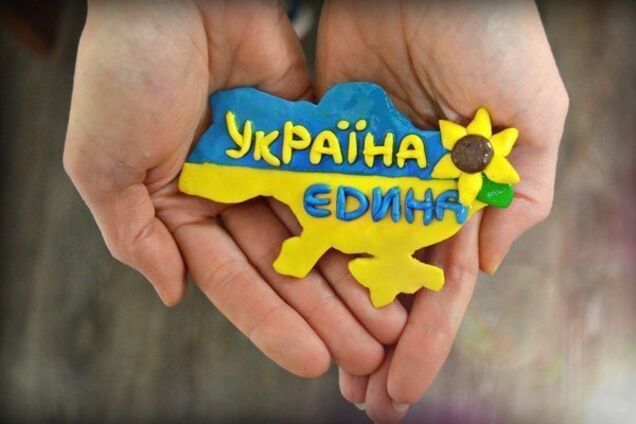 У Порошенка пропонують саджати на п'ять років за невизнання Криму і ОРДЛО