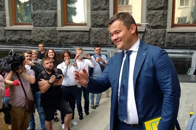 Работают бесплатно: руководству Офиса президента два месяца не платили зарплату