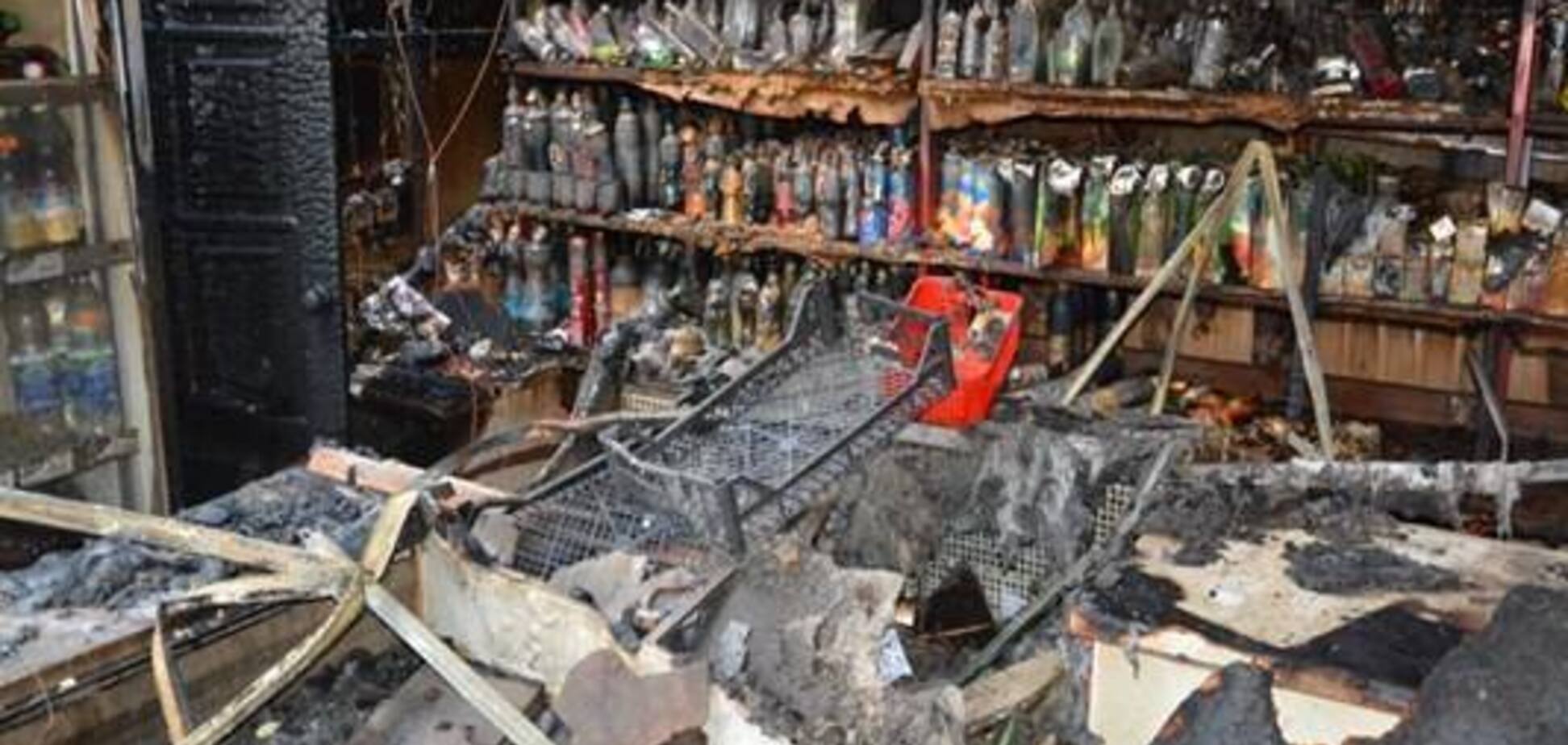 Під Києвом спалили магазин кандидата в народні депутати: перші фото