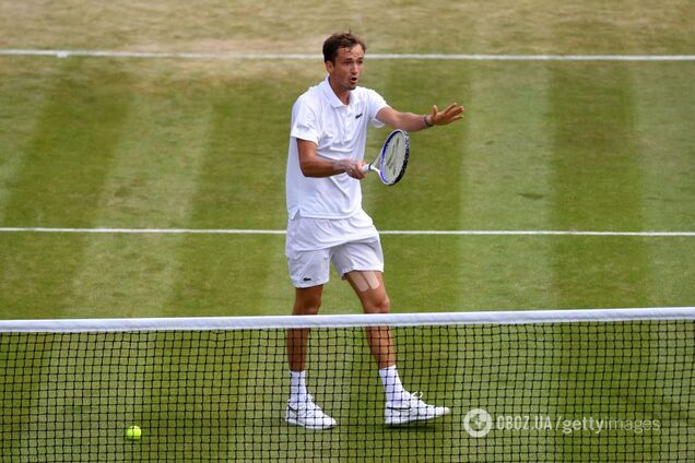 Россиянин в ярости едва не разгромил корт после поражения на Wimbledon: видео