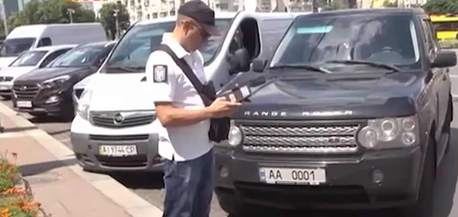 У Києві інспектори почали штрафувати за неправильне паркування