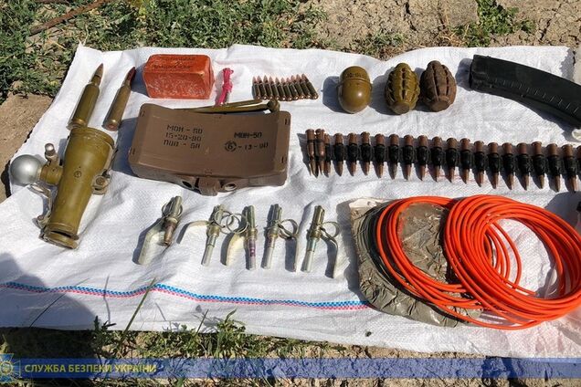 Вивезли з Донбасу: на Дніпропетровщині знайшли арсенал зброї