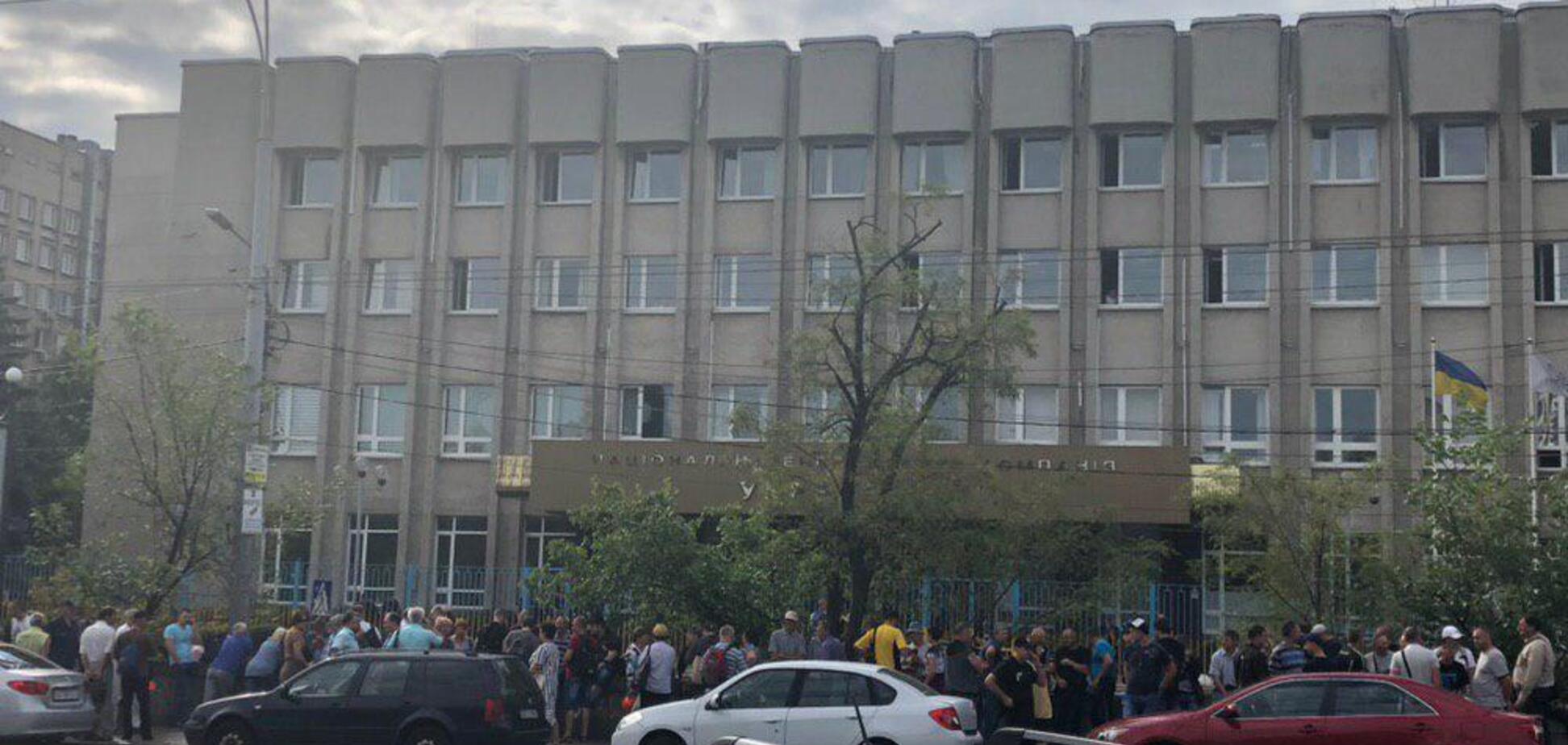 Эскалация шантажа: люди днепропетровского олигарха после протестов перешли к угрозам