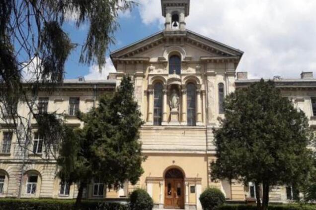 Психиатрическая больница во Львове может лишиться земли?