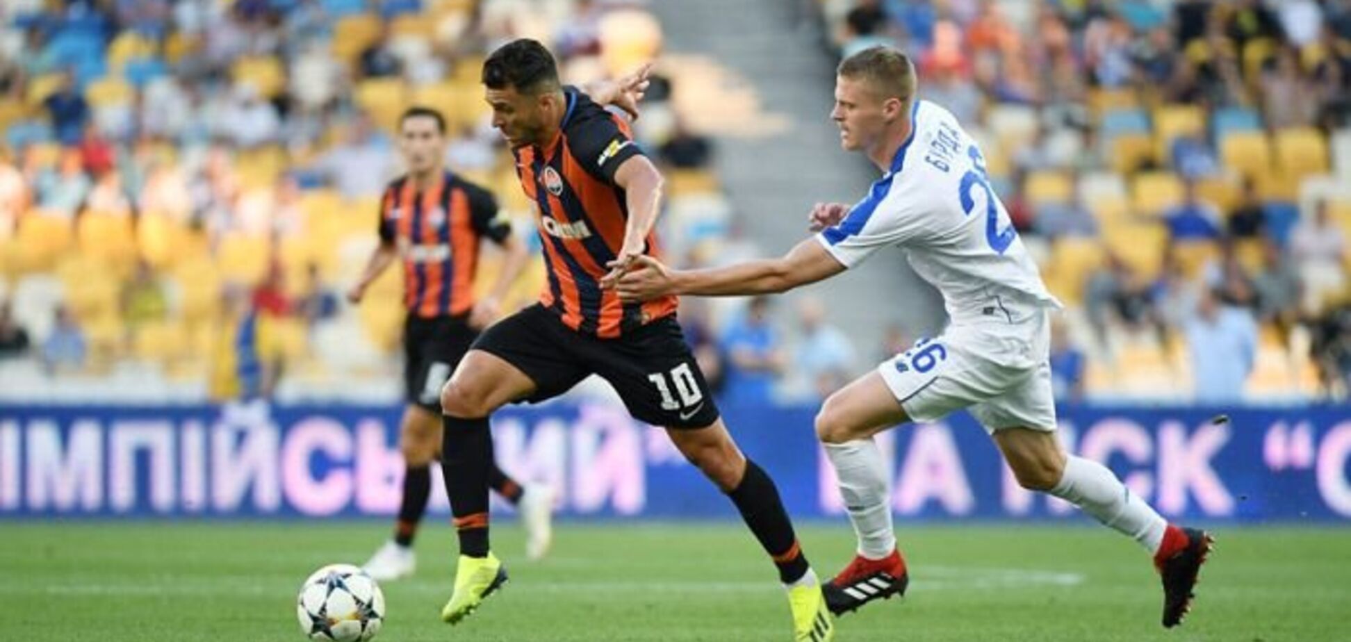 'Шахтер' забил скандальный гол в матче с 'Динамо'