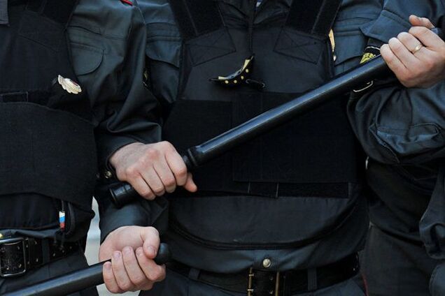 'Рот закрой!' На митинге в Москве полиция поиздевалась над активисткой