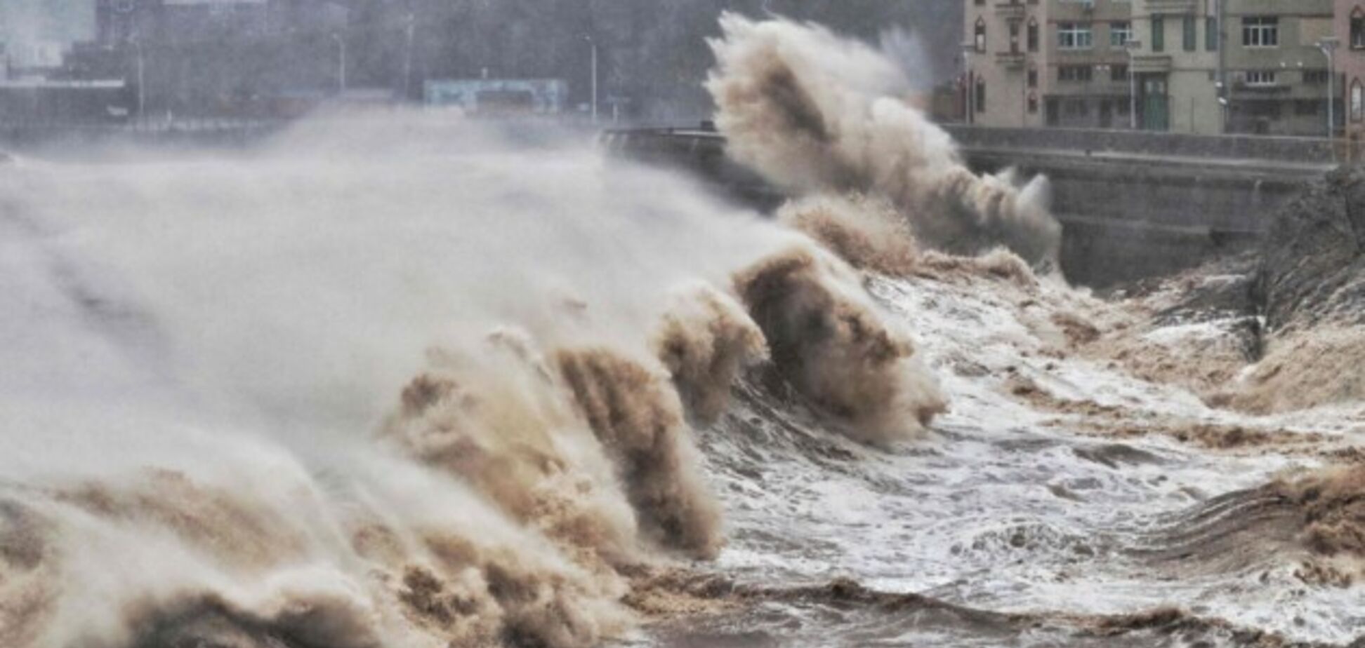 На Китай налетел тайфун: 18 погибших, 14 пропавших без вести