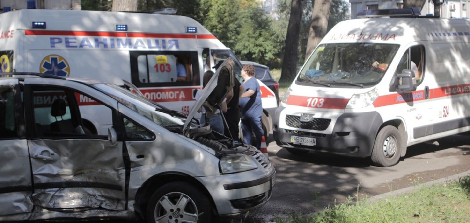 Машины закрутило: появились фото и видео жуткого ДТП в Днепре