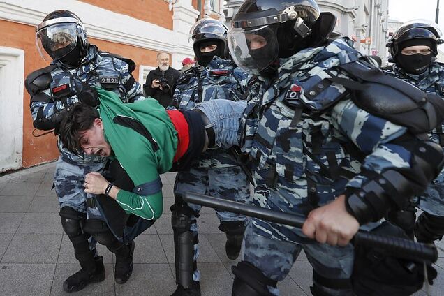 "Робокопи" Путіна розігнали Майдан: західні ЗМІ підірвав протест у Москві