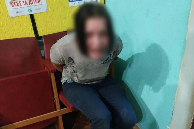 Мережу розлютила мати, шо поїла немовля горілкою у Дніпрі