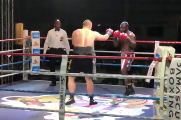 Непобедимый украинский супертяж завершил бой мощным нокаутом