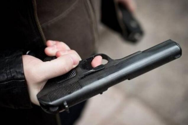 Під Дніпром обстріляли авто з людьми: момент потрапив на відео