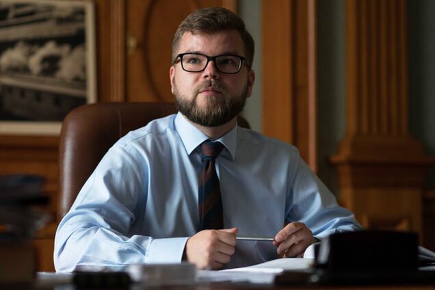 Не самая высокая? Глава 'Укрзалізниці' рассказал о своей зарплате