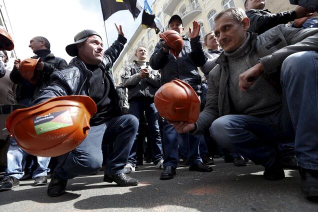 На Донбассе снова бастуют шахтеры – Волынец