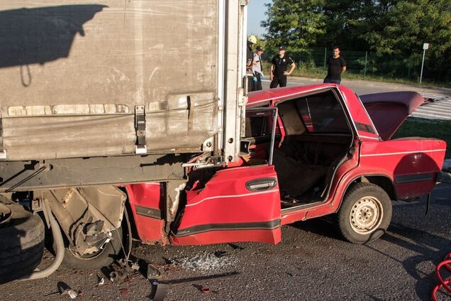 Затиснуло в купі металу: під Дніпром сталася смертельна ДТП
