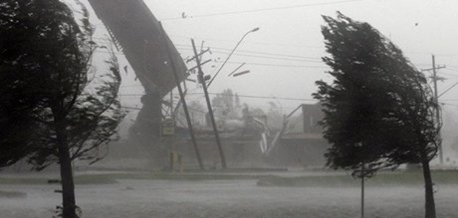 Бешеный ветер и дождь: на Украину надвигается буря