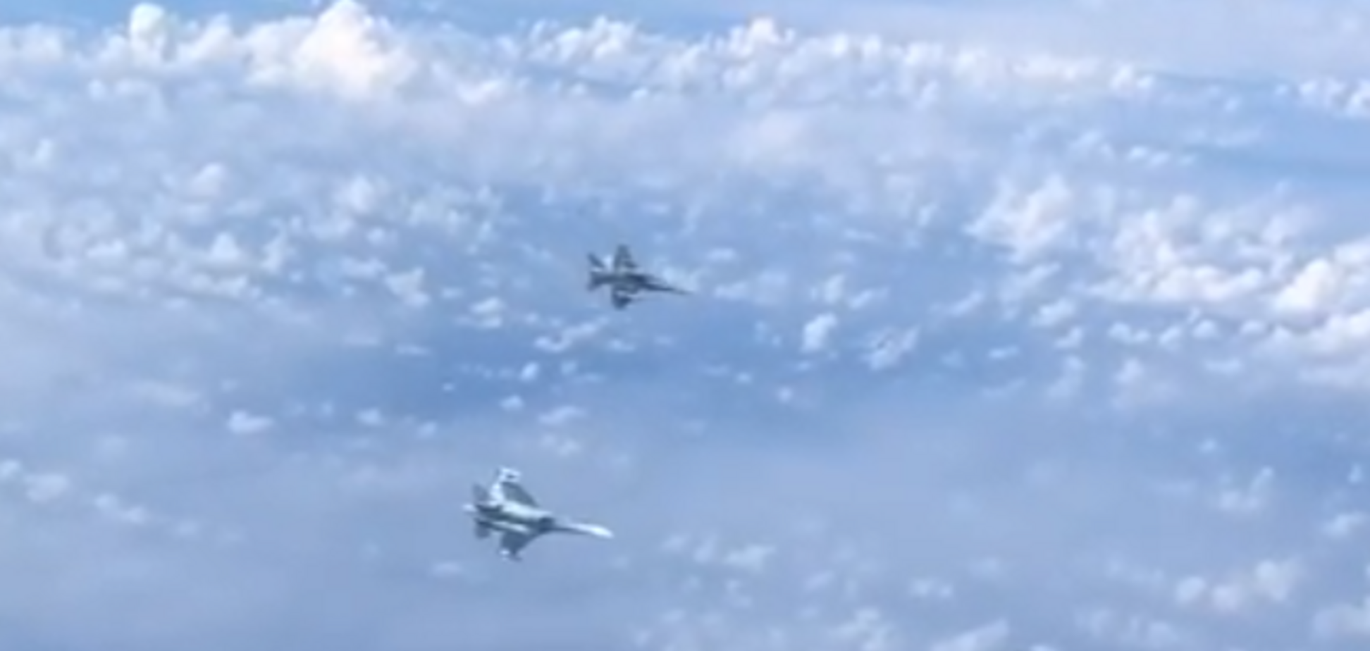 Літак Шойгу 'атакував' винищувач НАТО