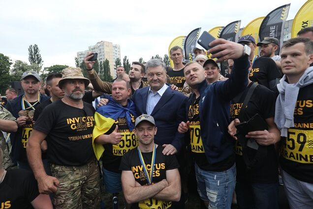 П'ятий президент України Петро Порошенко з людьми