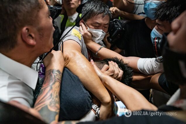 У Гонконгу поліція спробувала розігнати розлючений "Майдан": усі деталі
