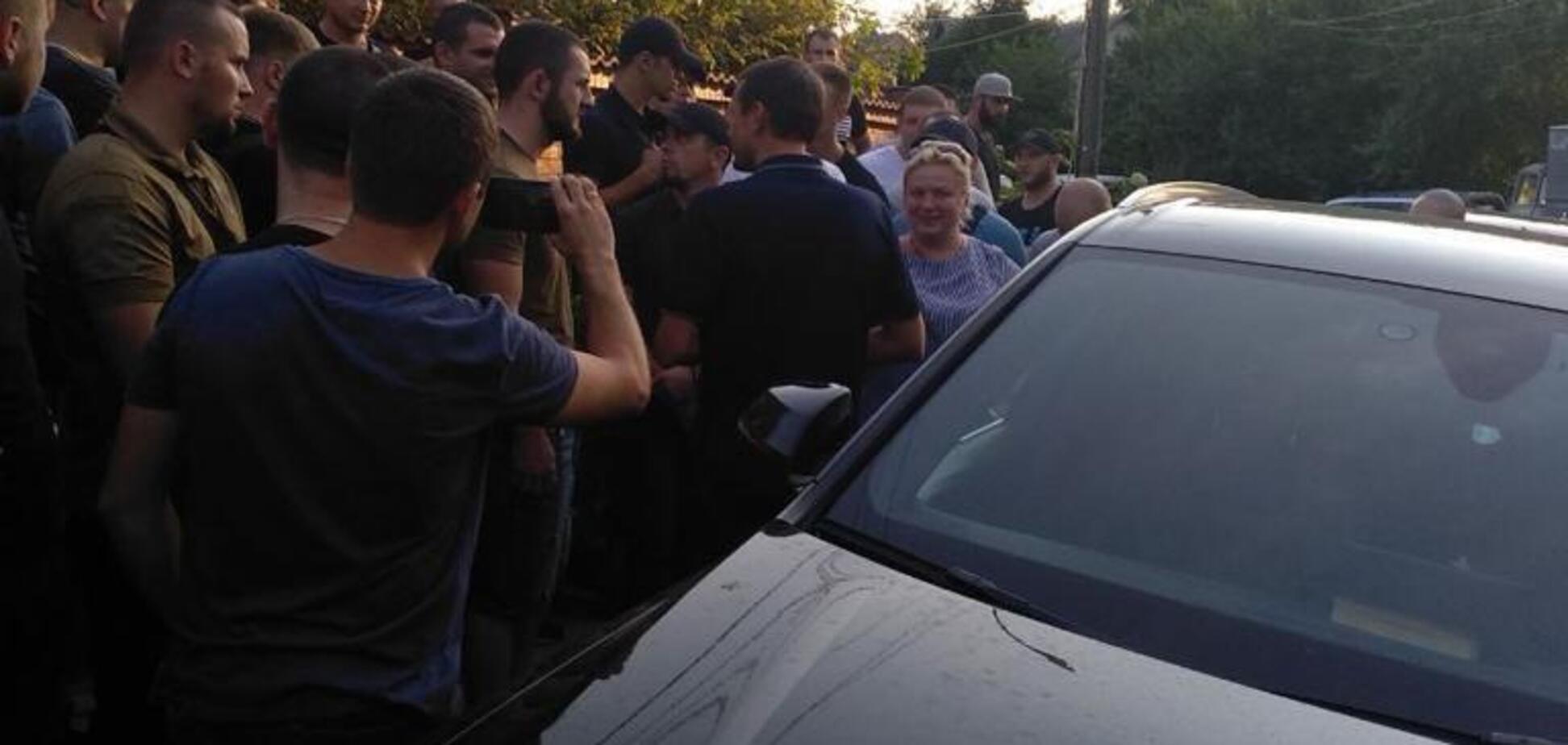 Представники Коровченка заблокували керівника геріатричного центру