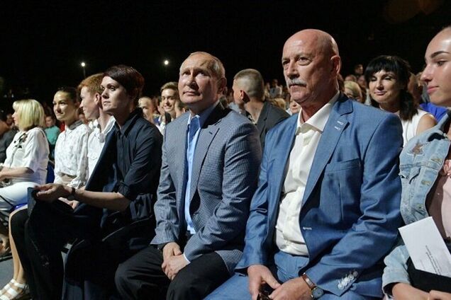 Новости Крымнаша. Крымчане воют, как волк на Луну