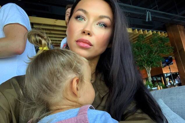 Дружина Ступки вперше показала публіці доньку: як виглядає малятко