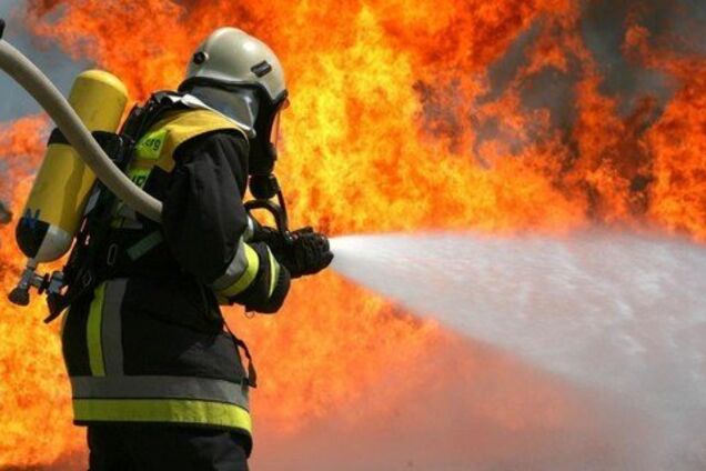 У Дніпрі під час пожежі постраждали рятувальники