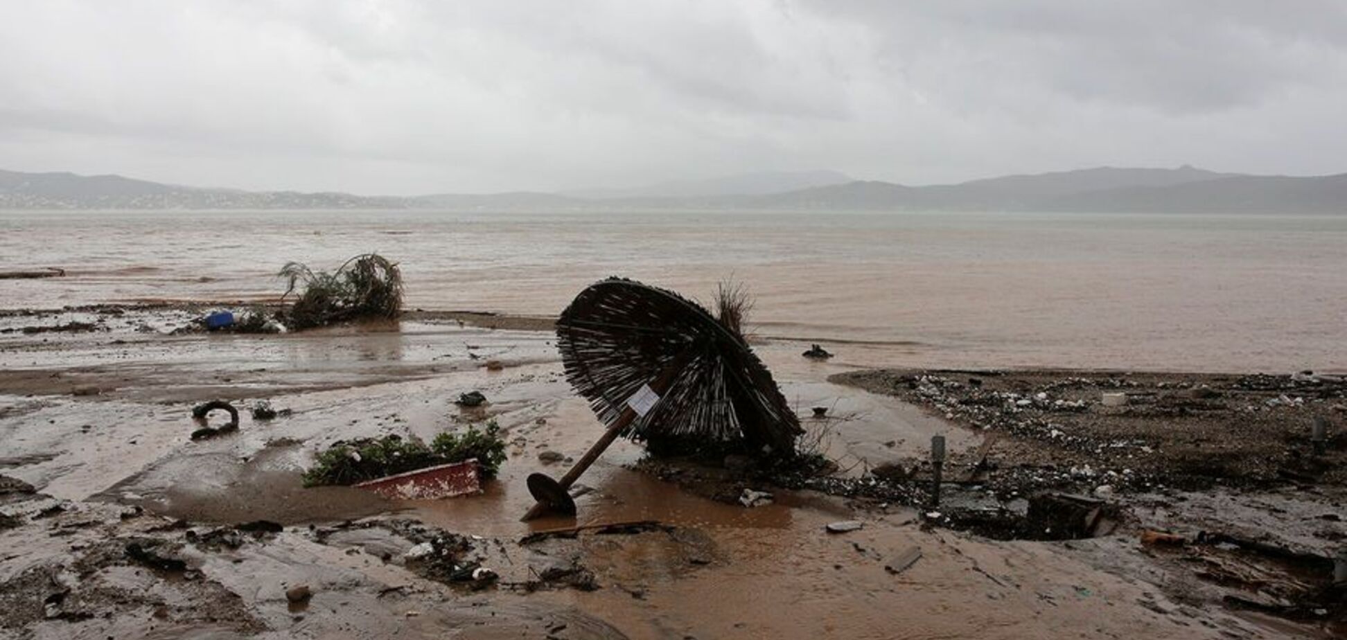Над найпопулярнішим курортом Росії нависла небезпека: екстрене попередження