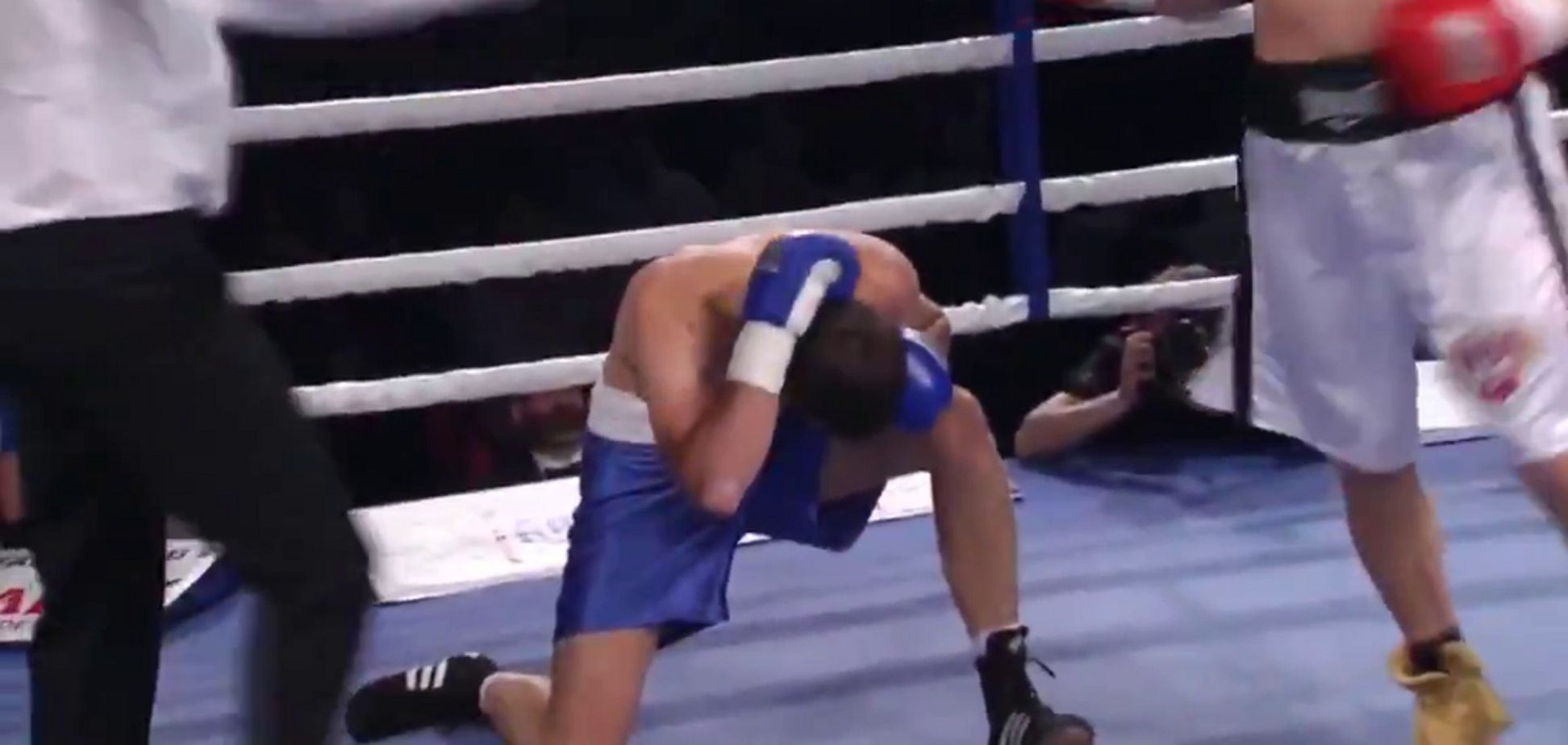 Украинский боксер проиграл нокаутом, трижды за раунд попав в нокдаун