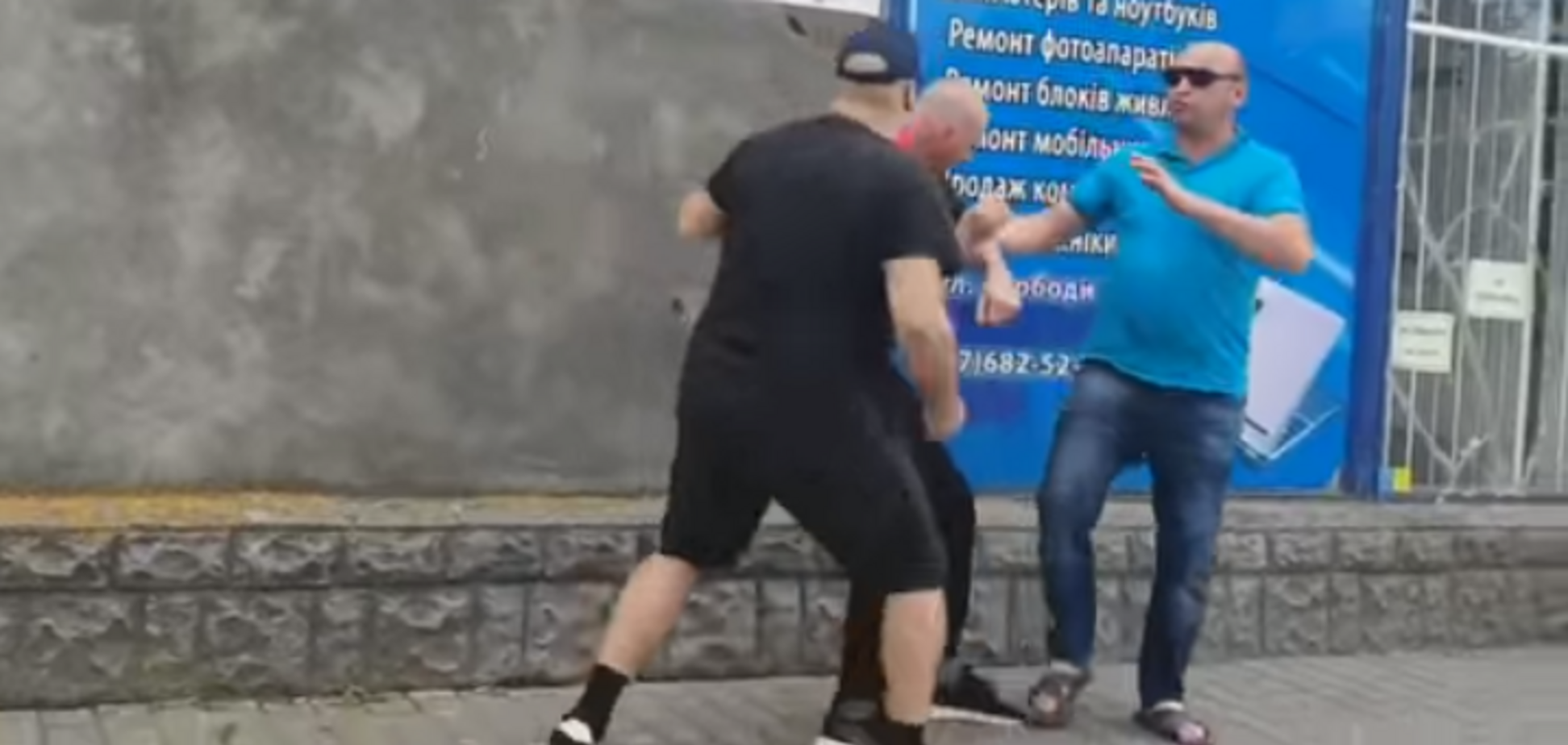 'Росія з нами не воює!' Блогера, який побив бійця АТО, покарали. Відео