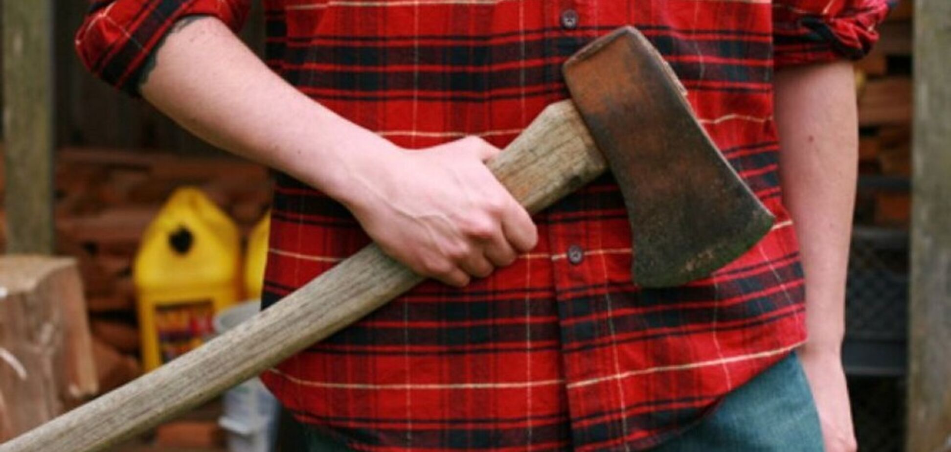 В Крыму подросток зарубил топором мать и бабушку