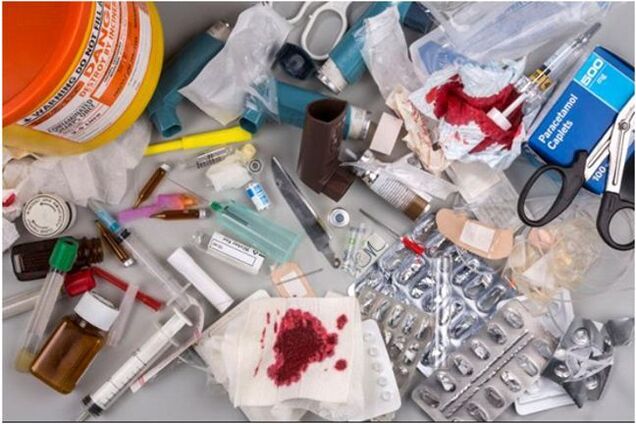 Шприцы, катетеры и гора мусора: в Днепре нашли опасную свалку. Фото