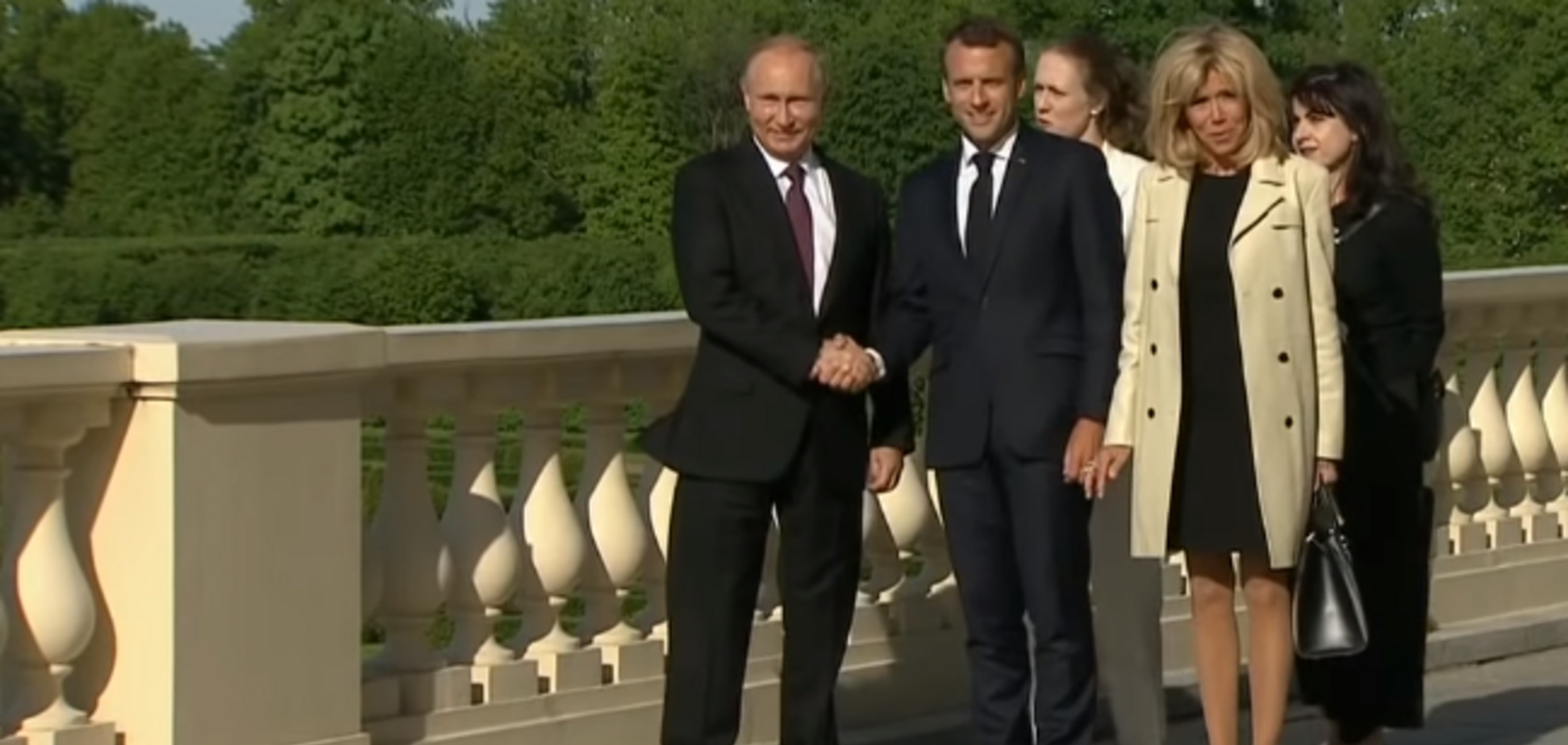 Макрон зробив боляче своїй дружині на очах у Путіна: момент потрапив на відео