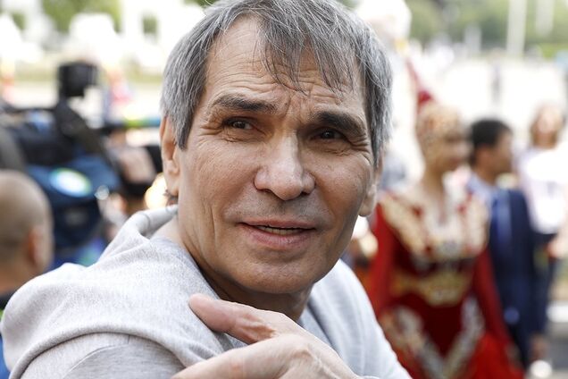 'Ума, как у мышонка!' Алибасов развеселил сеть голой выходкой