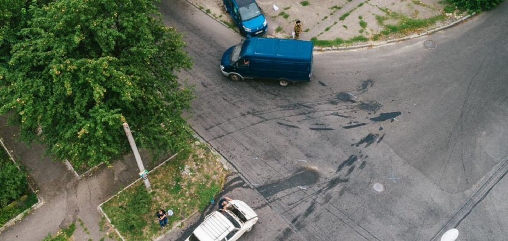 В Днепре столкнулись две легковушки: Citroen перевернулся на бок