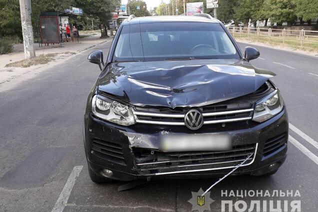 В Херсоне автомобиль сбил подростков на переходе: появилось видео с места жуткого ДТП