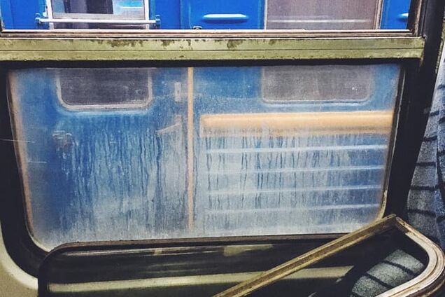 'Это катастрофа!' 'Укрзалізниця' вляпалась в очередной скандал из-за жутких условий