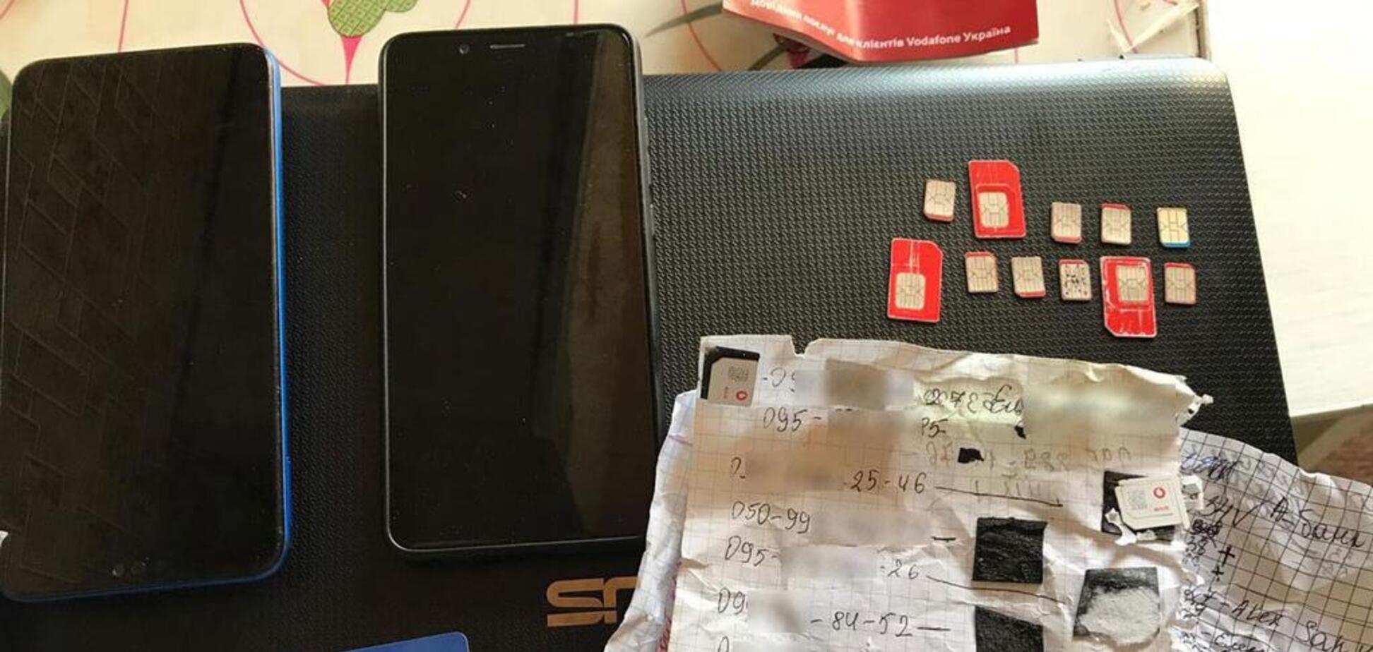 Обкрадали вчителів і лікарів: за крадіжки з банківських рахунків затримали 2 жителів Кривого Рогу