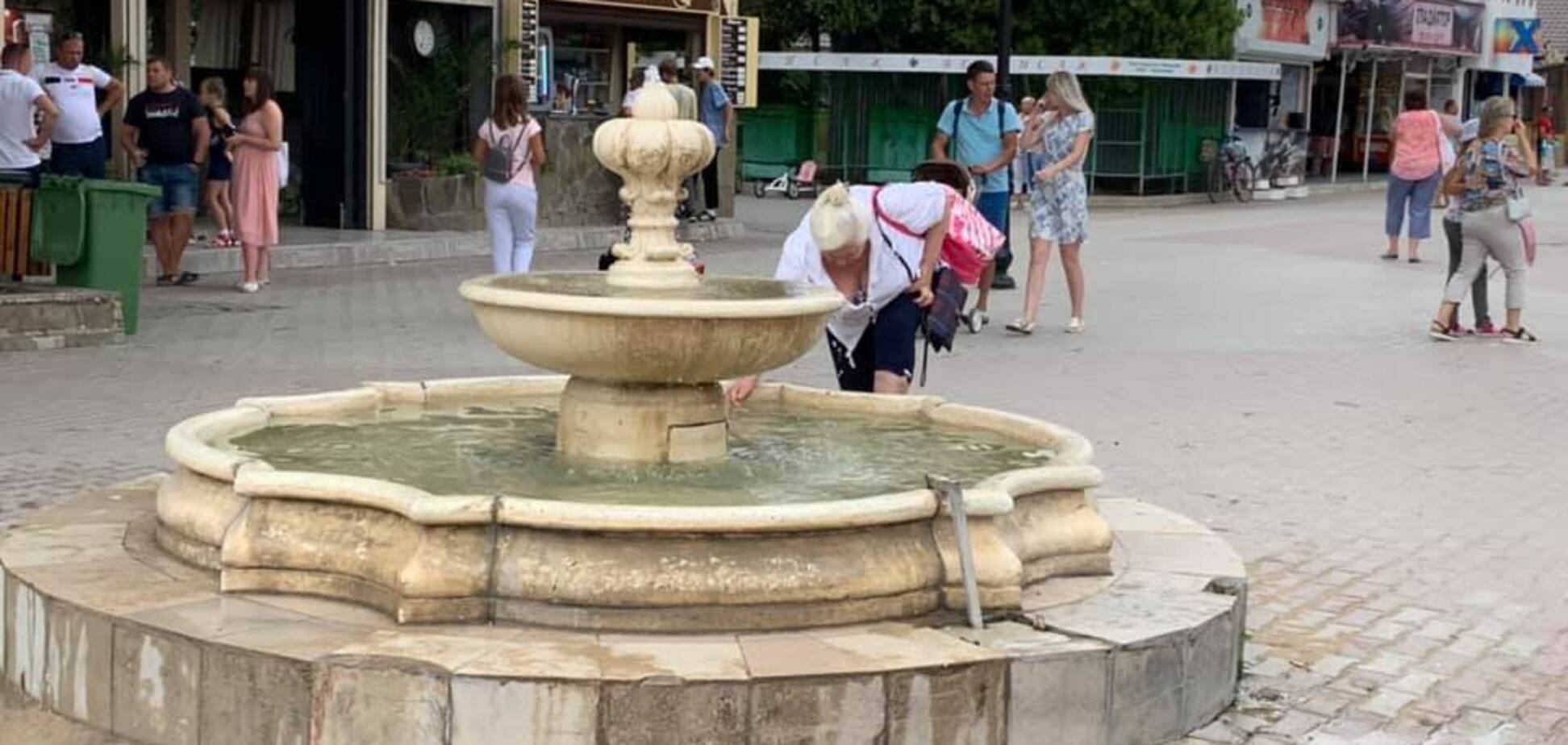 'Прокиньтеся! Це ж безкультур'я!' У Криму збунтувалися через дикість туристів