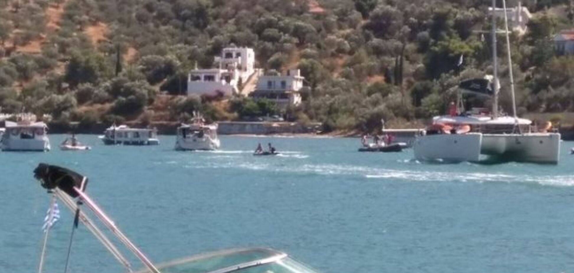 В Греции разбился вертолет с россиянами на борту: все пассажиры погибли. Видео