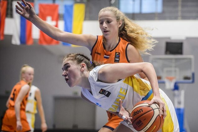 Украинки с первого места вышли в плей-офф ЧЕ по баскетболу U-16