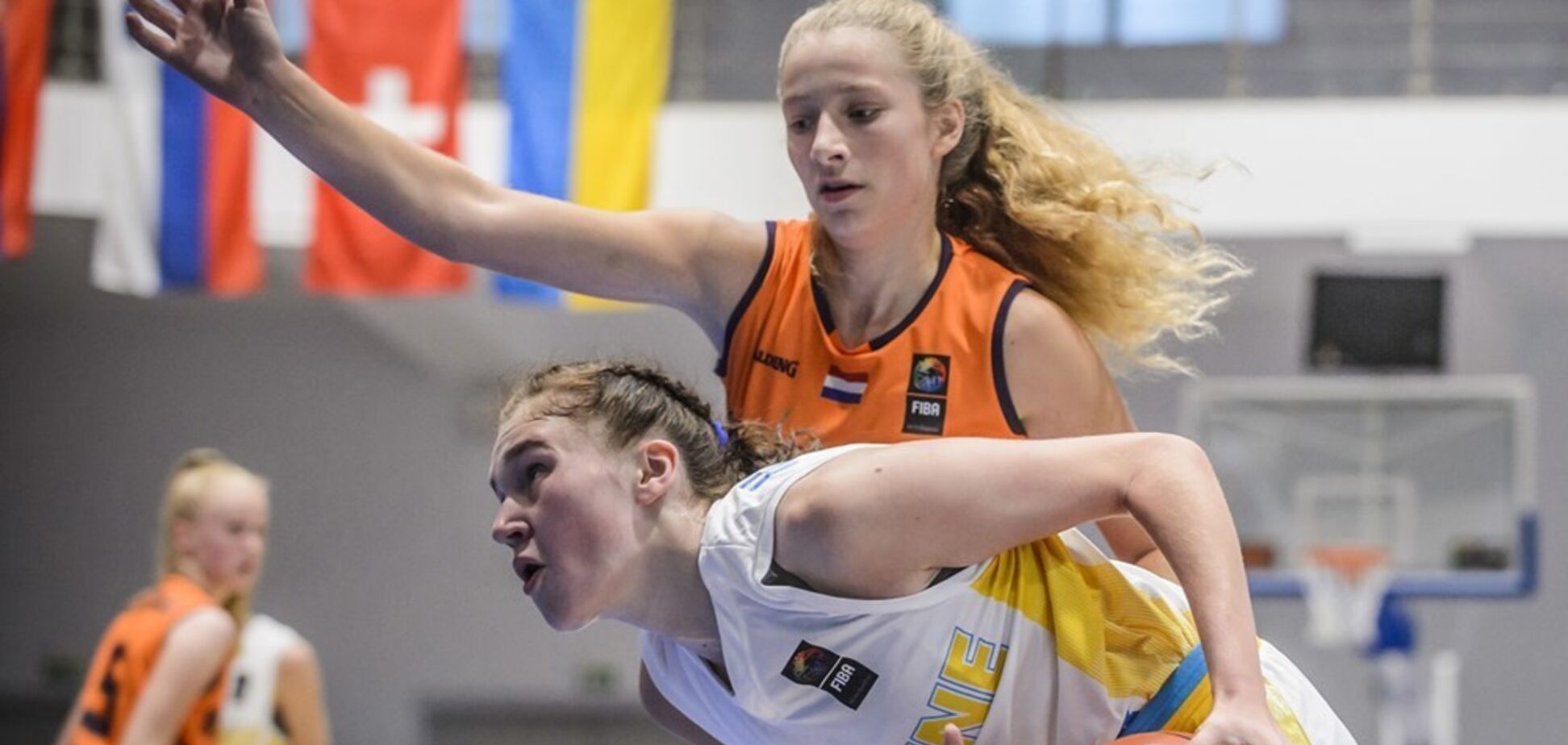 Украинки с первого места вышли в плей-офф ЧЕ по баскетболу U-16