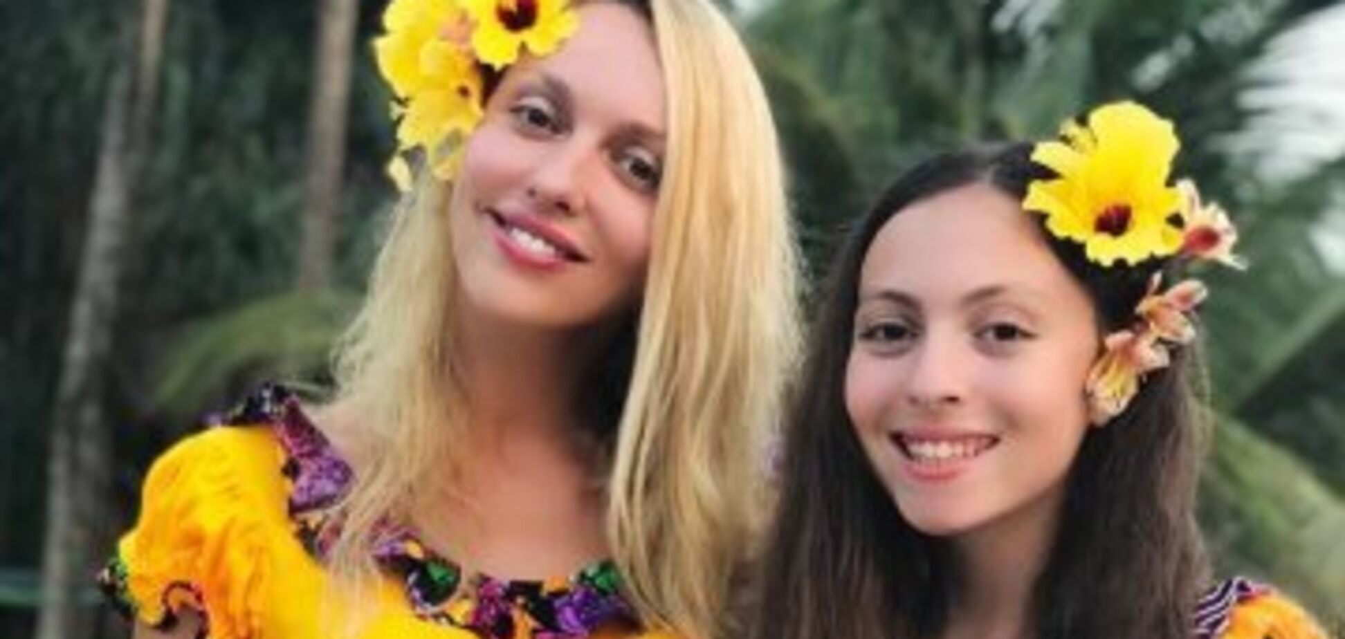 'Как 2 капли воды!' дочь Поляковой восхитила сеть фото с мамой