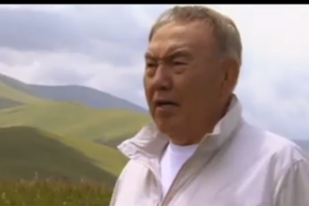 Назарбаев представил клип на собственную песню: сеть в восторге