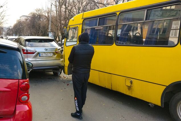 'За*бали вояки!' В Киеве маршрутчик оскорбил ветерана АТО: в сети скандал