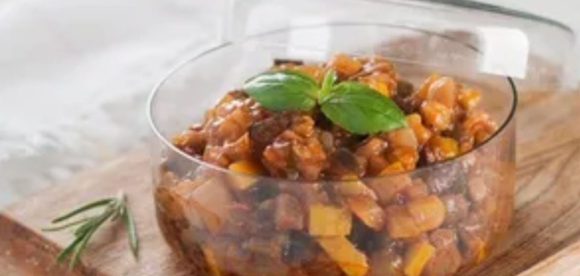 Рецепт смачного кавказького салату з баклажанами