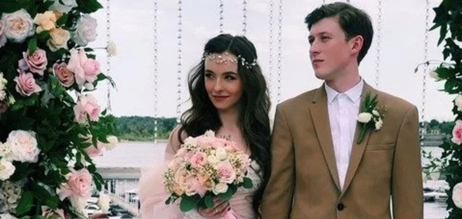 Победитель украинского 'Х-фактор' женился на российской звезде 'Универа'