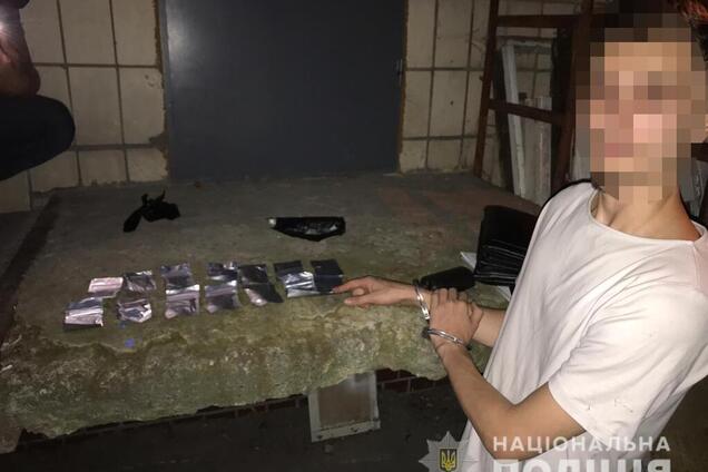 В Киеве накрыли интернет-магазин наркотиков